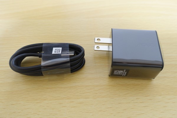 ZenPad 3 8.0 充電ケーブルはusb C