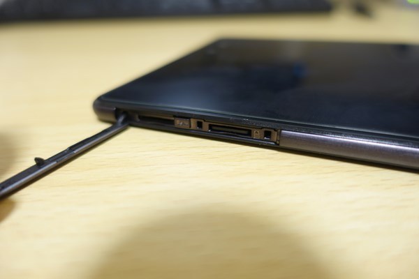 ZenPad 3 8.0 SDカード SIMカードスロット