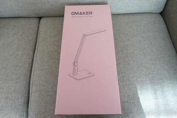 OMAKER LEDデスクライトの箱